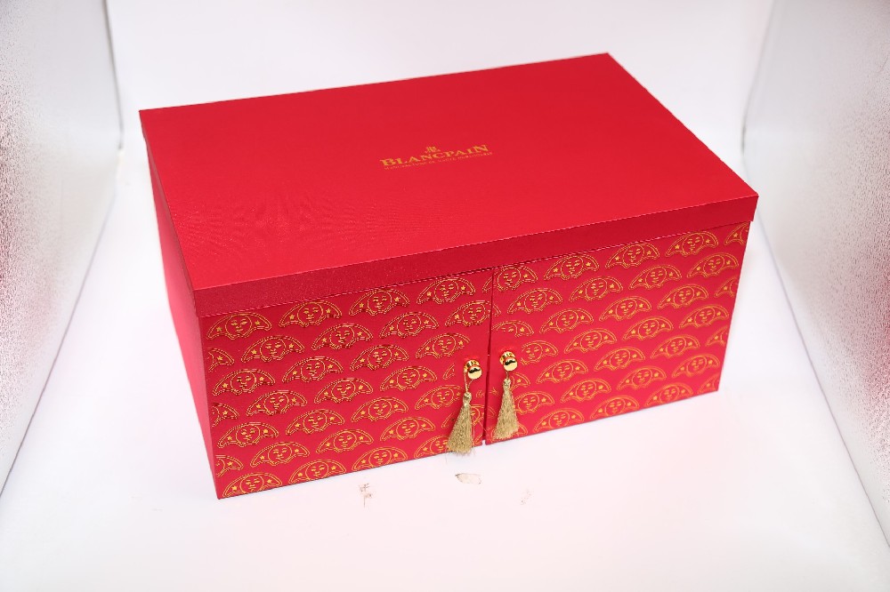 廣州包裝盒印刷廠- 專業印刷 以客戶為中心 文案5： 我們廣州包裝盒印刷廠引以為傲的是提供以客戶為中心的專業印刷服務。我們的目標是要改善客戶的商業價值和品牌影響力。聯系我們了解更多詳情。